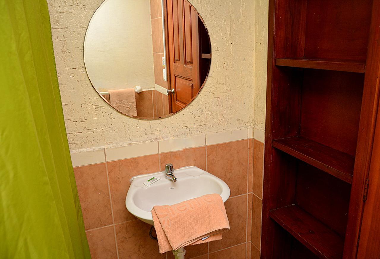 Hostal Terra 2 - El Condado Quito Eksteriør bilde